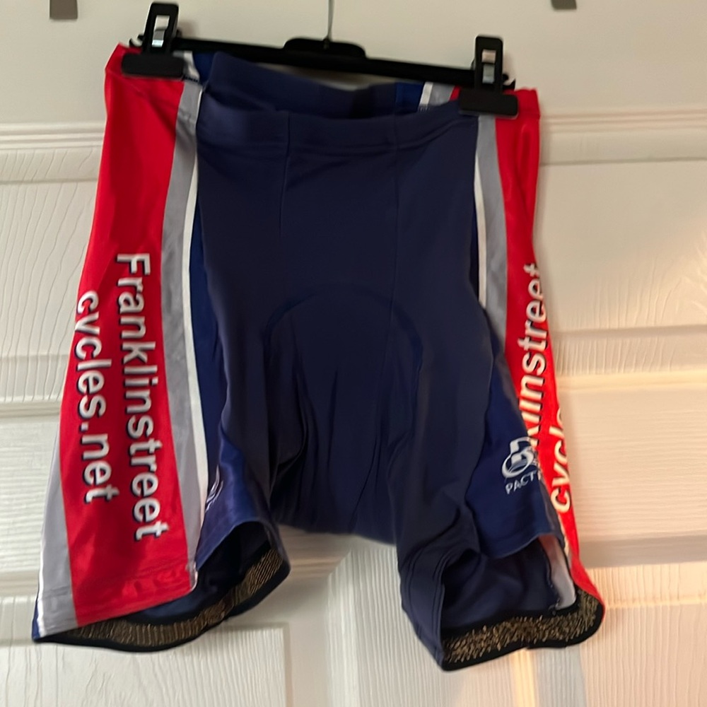Women’s padded biking shorts